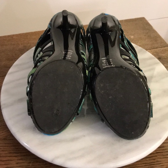 Shoes - Picture 4 of 4